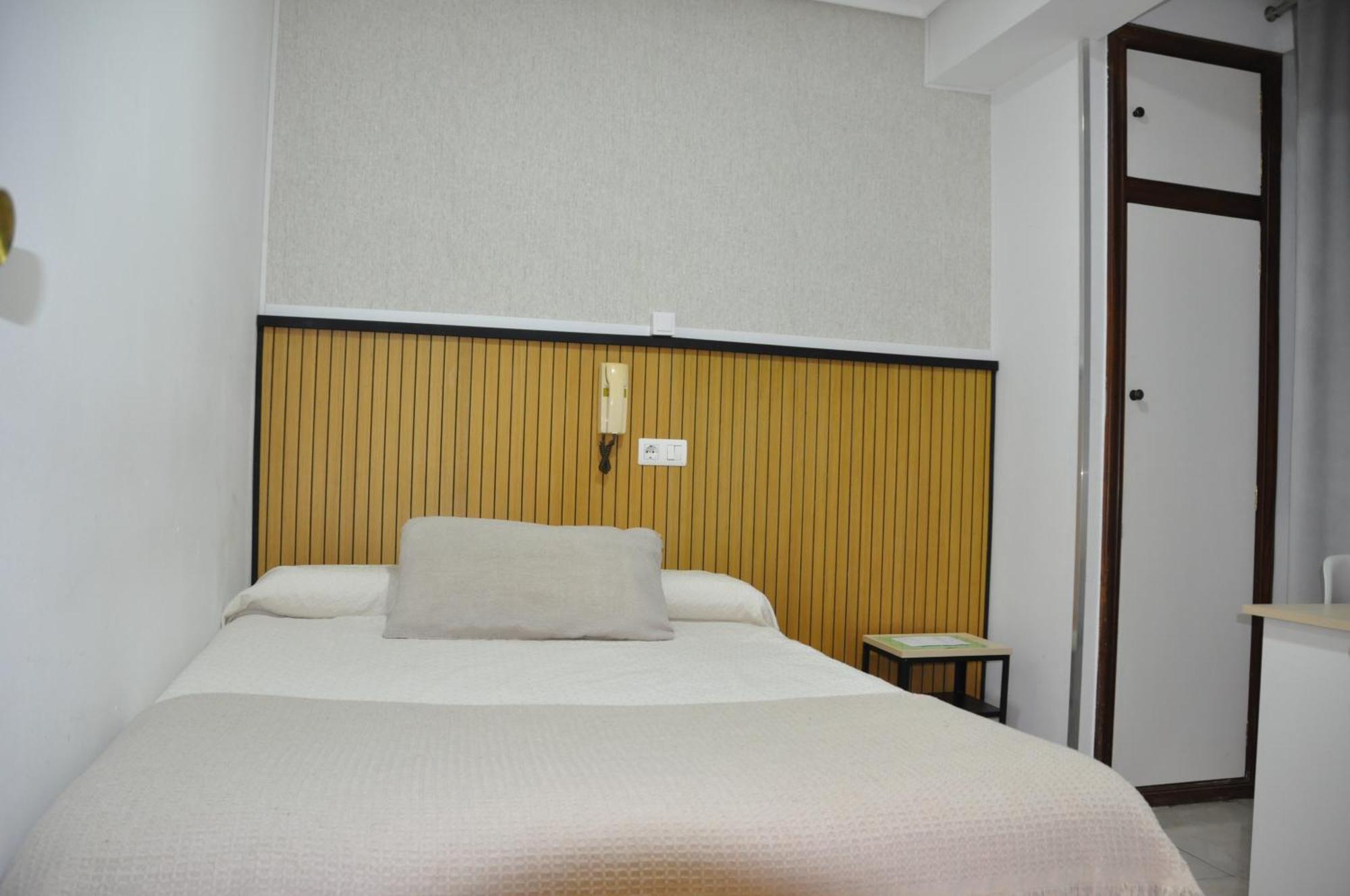 Hostal Ramón y Cajal Valladolid Exterior foto